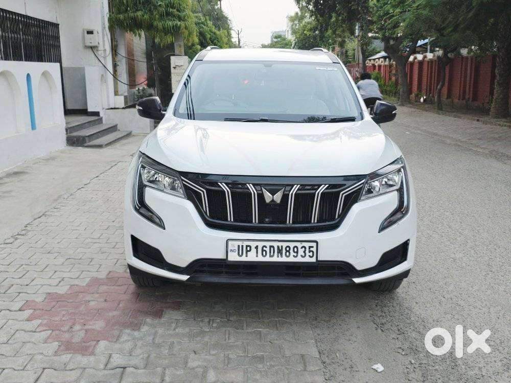 Mahindra Xuv700 Mx Petrol Mt 5 Str (e), 2023, Petrol