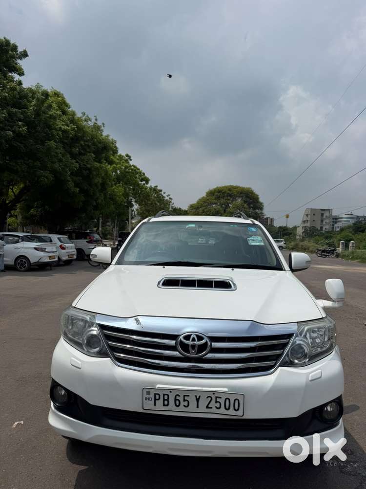 Toyota Fortuner 3.0 4x2 Automatic, 2013, Diesel