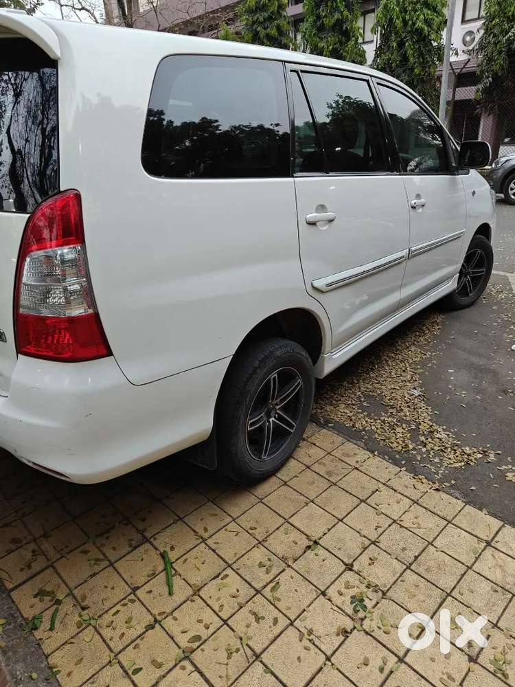 Toyota Innova 2012