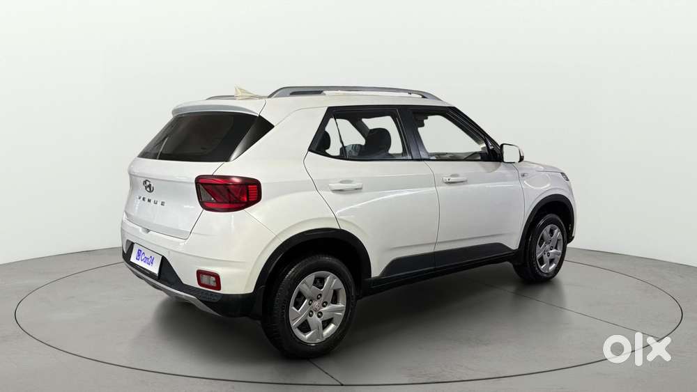Hyundai Venue 1.2 S Plus, 2021, Petrol