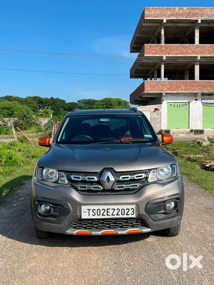 Renault Kwid Showroom Track 2 Keys