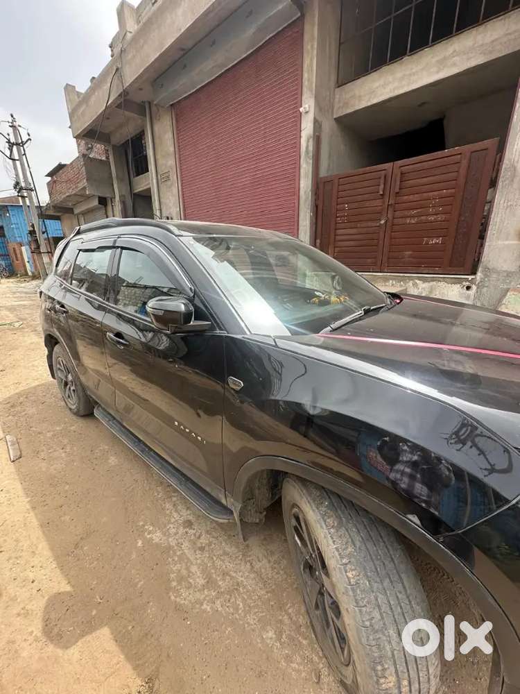 Tata Safari Dark 2024 Manual With Panaromic Sunroof
