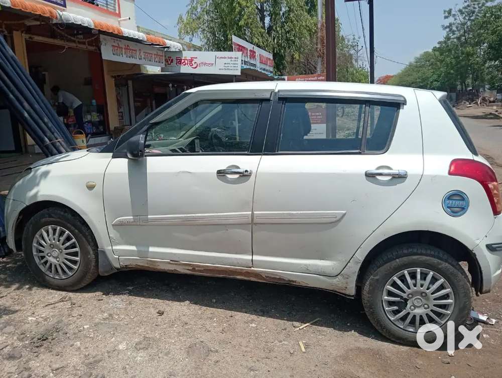 Maruti Suzuki Swift Milage( Petrol -15-18) (cng -22-25)
