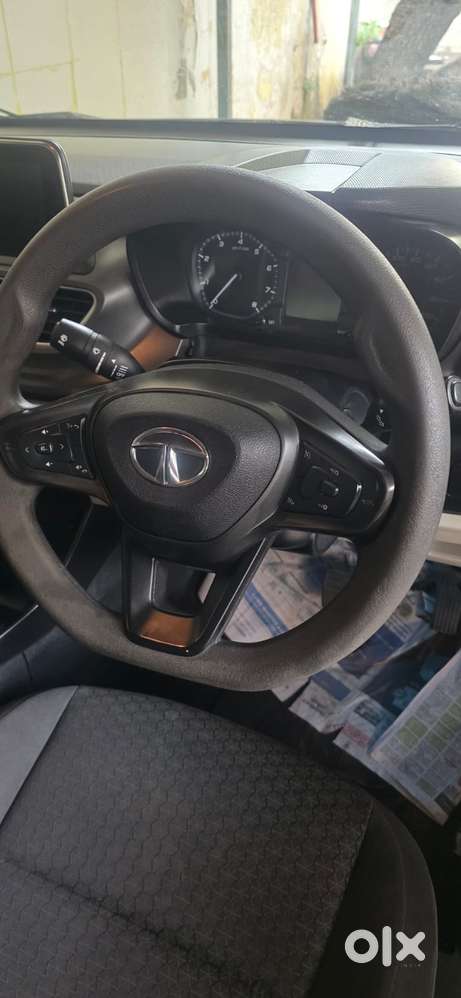 Tata Altroz, 2022, Petrol