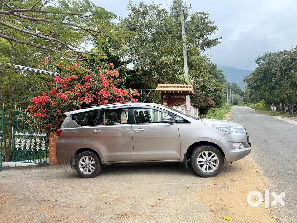 Toyota Innova Crysta 2016 Diesel Well Maintained
