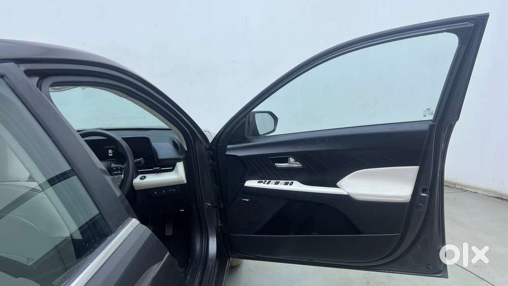 Hyundai Verna 1.5 Sx (o) Petrol Mt, 2023, Petrol