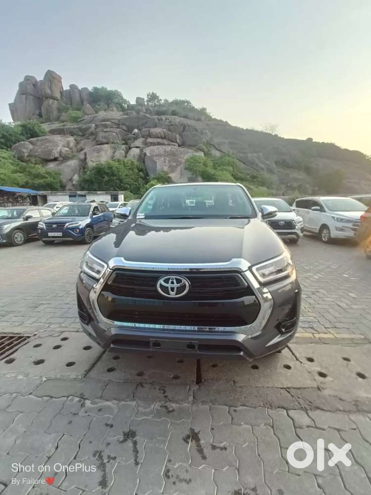 Toyota Hilux 2.8 High 4x4 Mt, 2026, Diesel