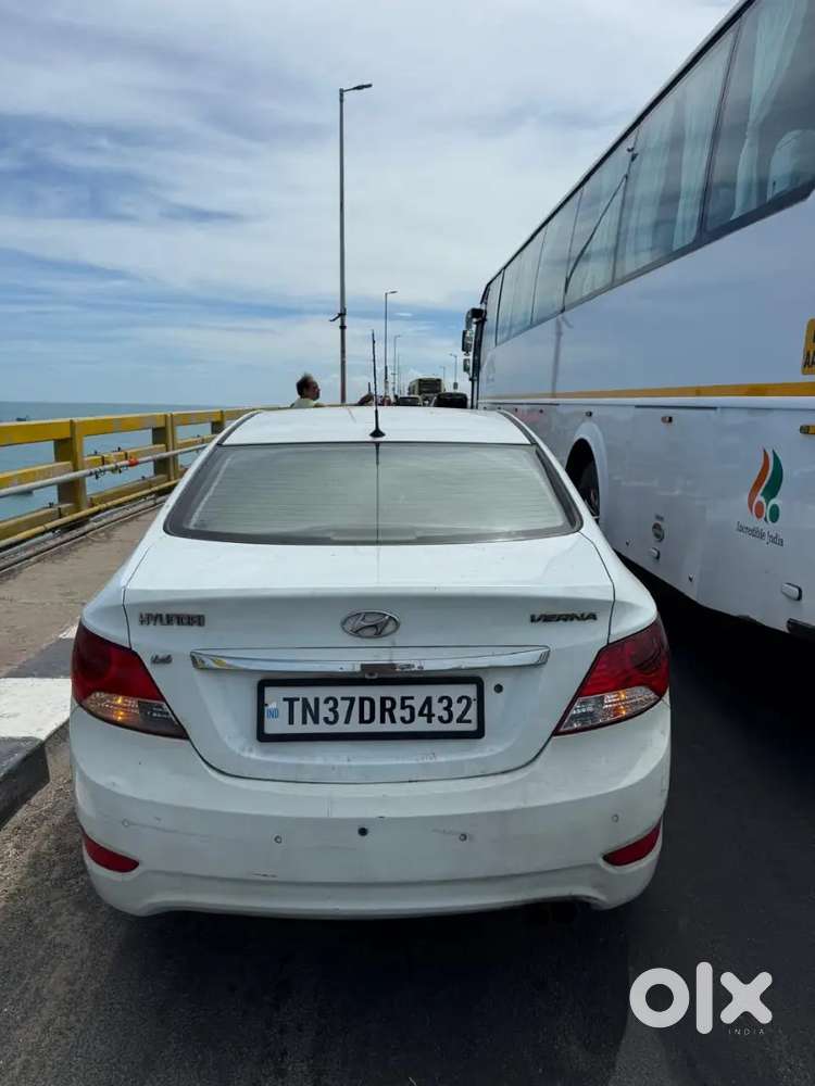 Hyundai Fluidic Verna 2012