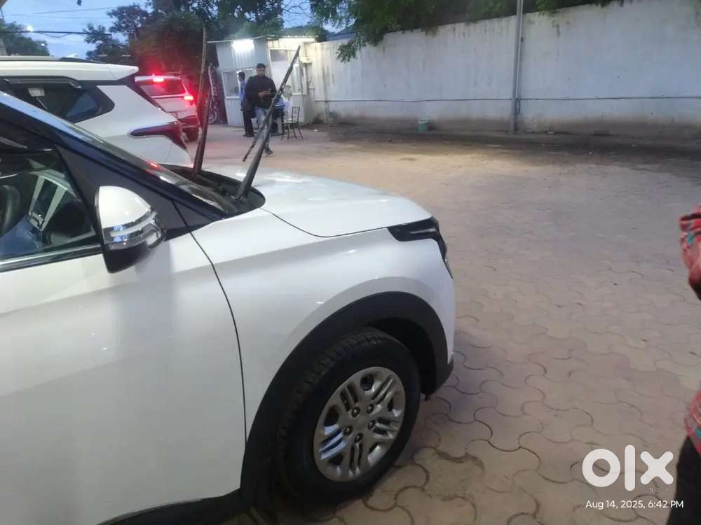 Kia Carens 2023 Petrol 30000 Km Driven