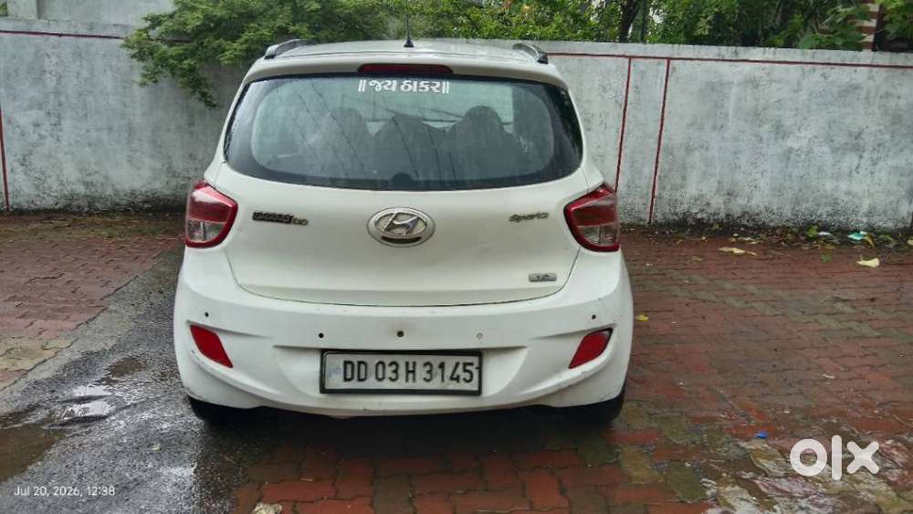 Hyundai Grand I10 Sportz, 2015, Petrol