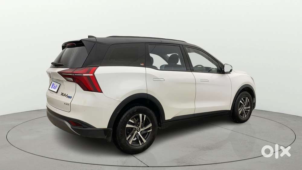 Mahindra Xuv700 2.0 Ax 5 Petrol Mt Str, 2023, Petrol
