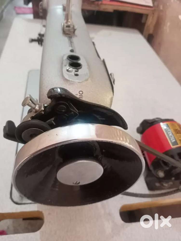 Tailor machine in good condition with motor