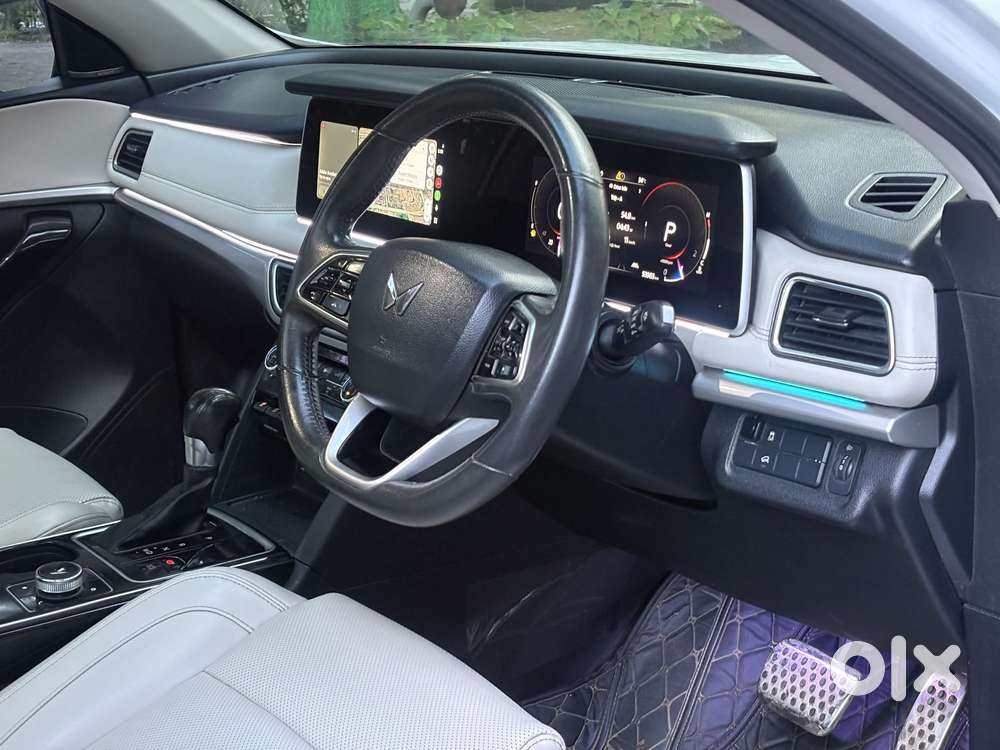 Mahindra Xuv700 2.2 Ax 7 Diesel At Luxury Pack Str, 2022, Diesel