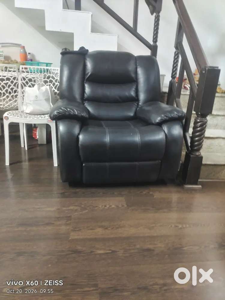 Recliner sofa good condition