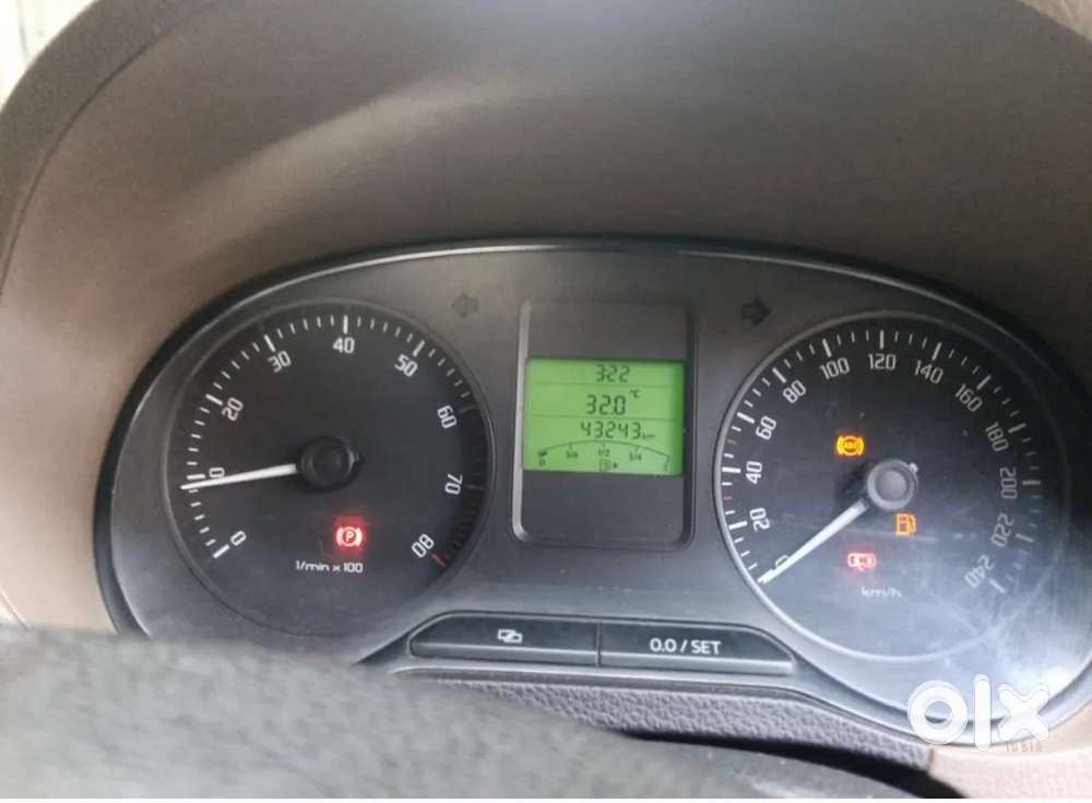 Skoda Rapid 1.6 Mpi Ambition Plus, 2012, Petrol