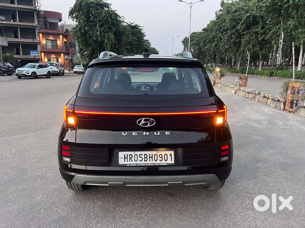 Hyundai Venue 1.0 S (o) Turbo Dct, 2022, Petrol