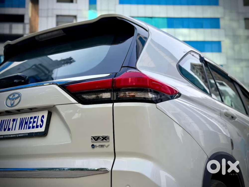 Toyota Innova Hycross 2.0 Vx Hybrid 7 Str, 2025, Petrol