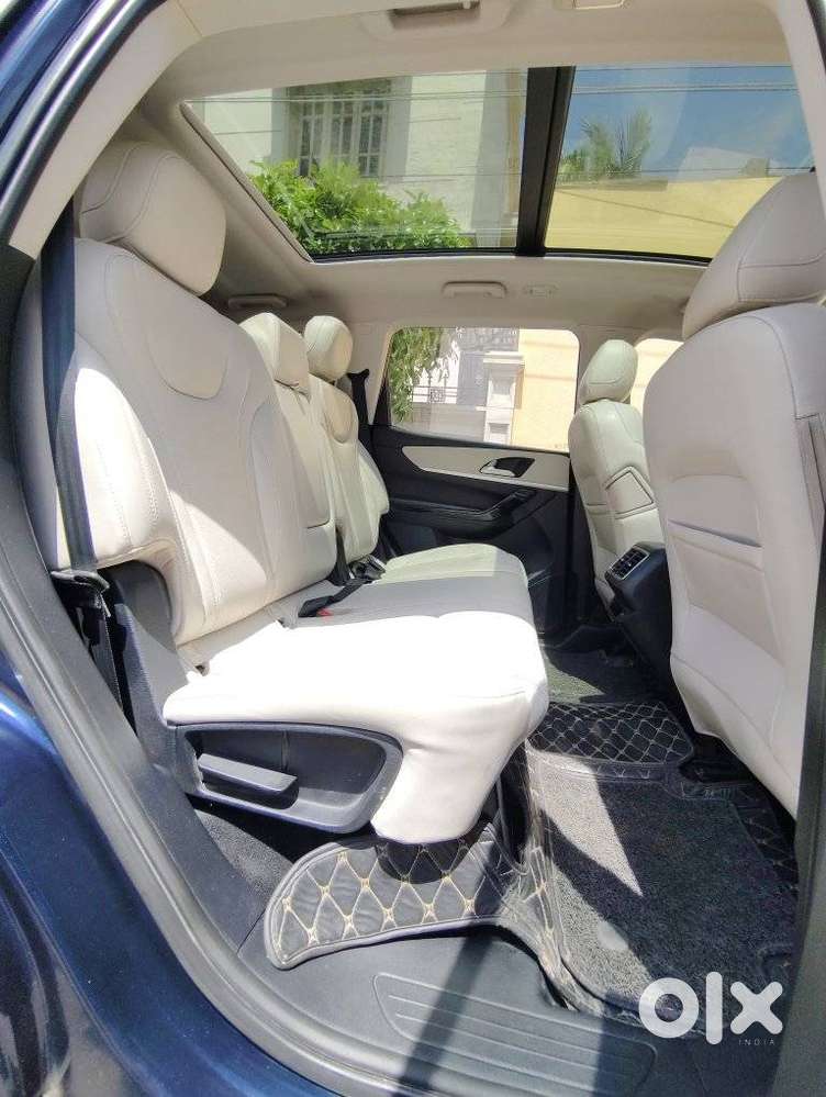 Mahindra Xuv700 2.2 Ax 7 Diesel At Str, 2022, Diesel
