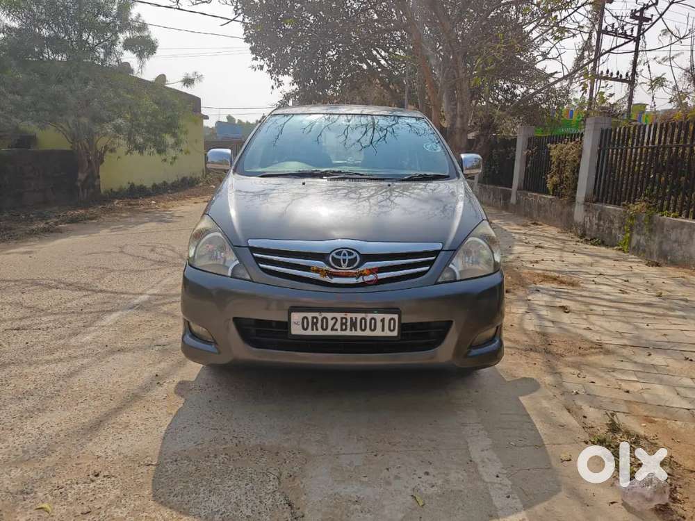 Toyota Innova 2011 Diesel 95000 Km Driven