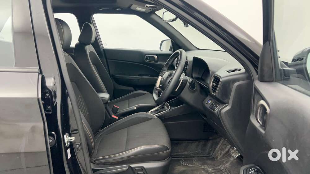 Hyundai Venue Sx(o) 1.0 Turbo Dct Knight Edition, 2023, Petrol