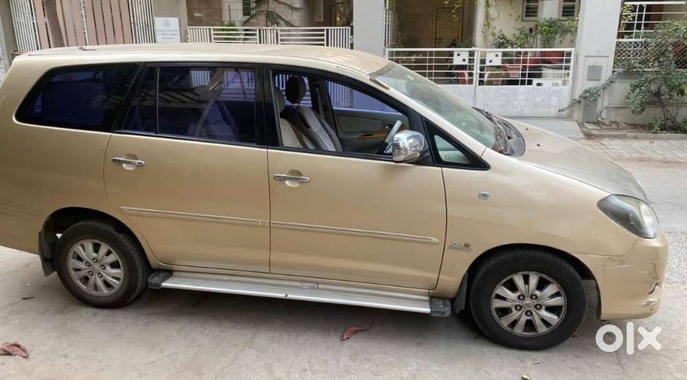 Toyota Innova 2.5 Vx 8 Seater Bs Iv, 2012, Diesel