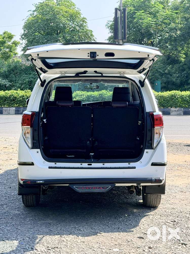 Toyota Innova Crysta [2020-ongoing] 2.4 Gx 7 Str, 2023, Diesel