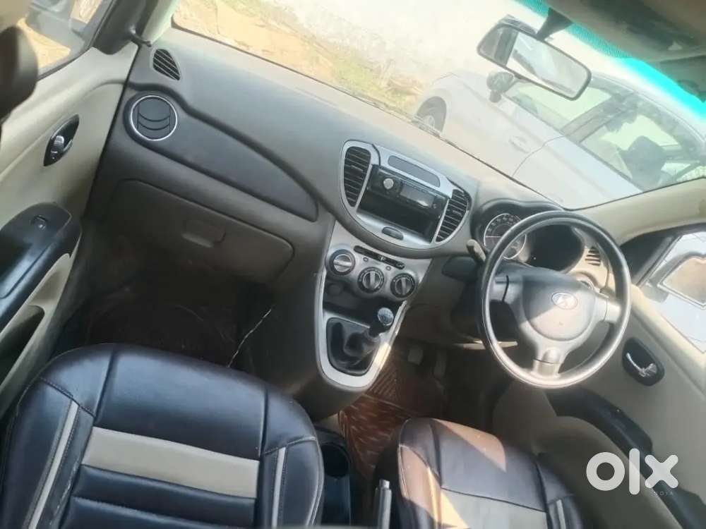 Hyundai I10 2011 Petrol 70000 Km Driven