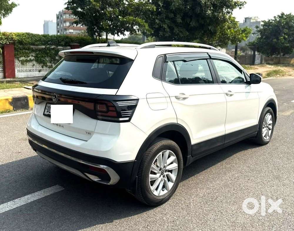 Volkswagen Taigun 1.0 Tsi Highline At, 2022, Petrol
