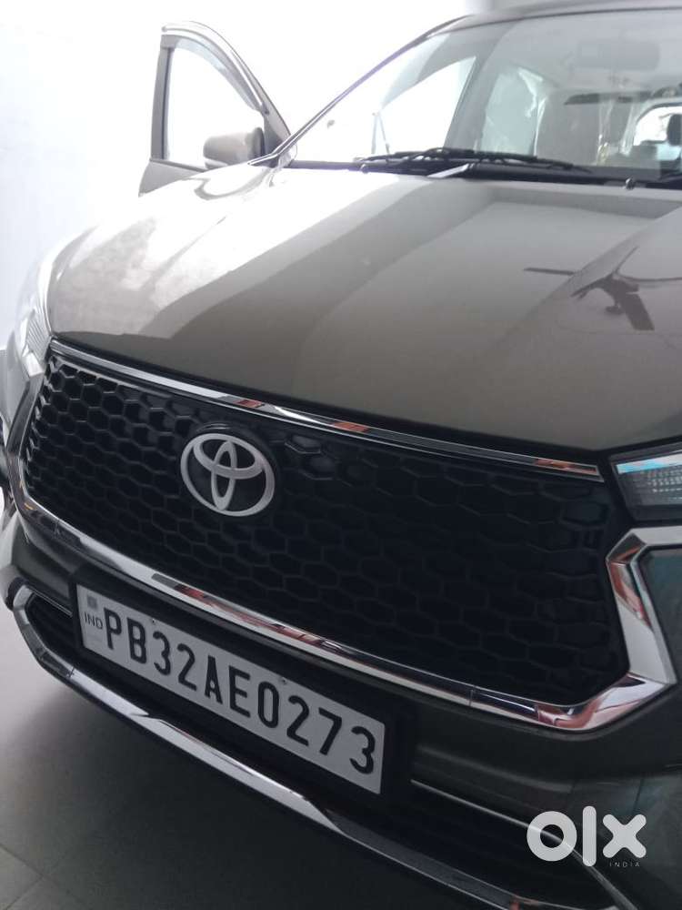 Toyota Rumion V At Petrol 2025