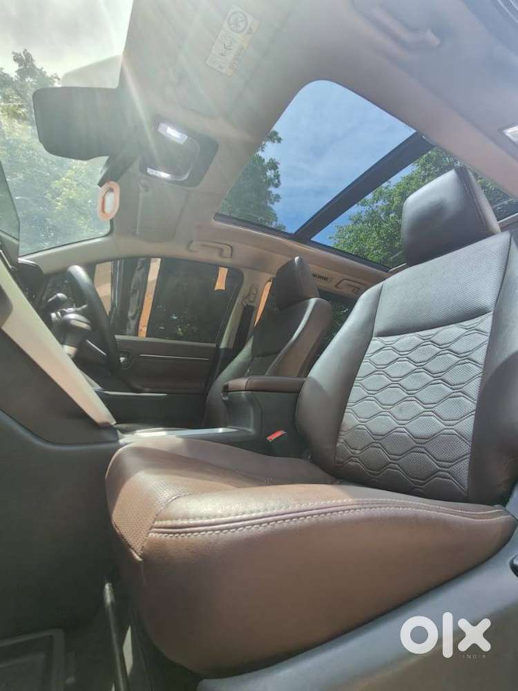 Toyota Innova Hycross 2.0 Zx Hybrid 7 Str, 2023, Petrol