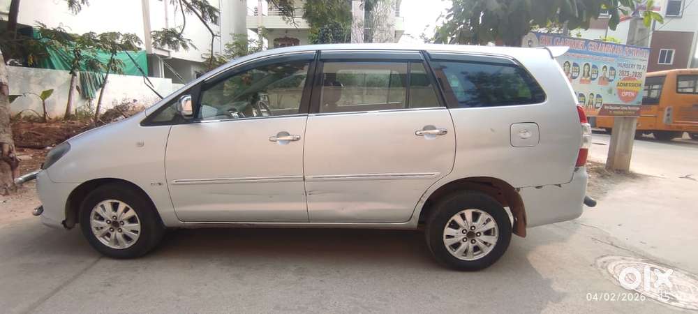 Toyota Innova 2.5 V 7 Str, 2010, Diesel