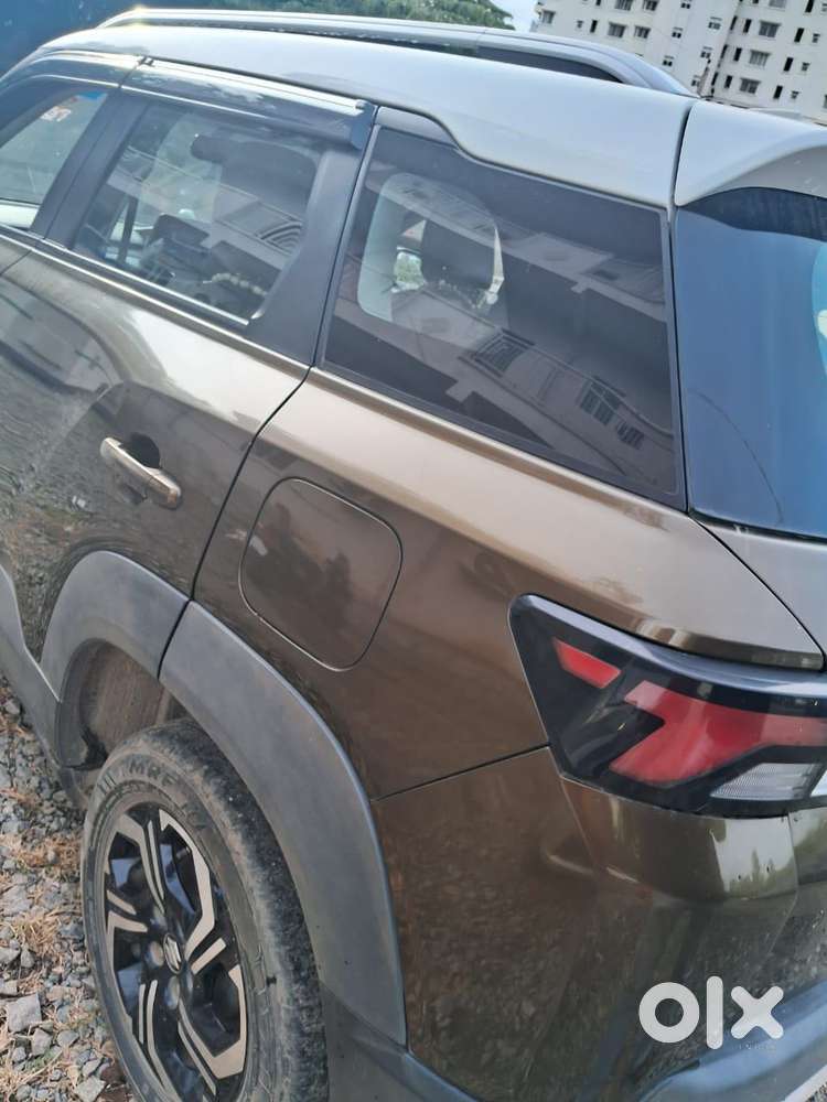 Maruti Suzuki Brezza 1.5 Zxi Plus Smart Hybrid Dual Tone, 2022, Petr..