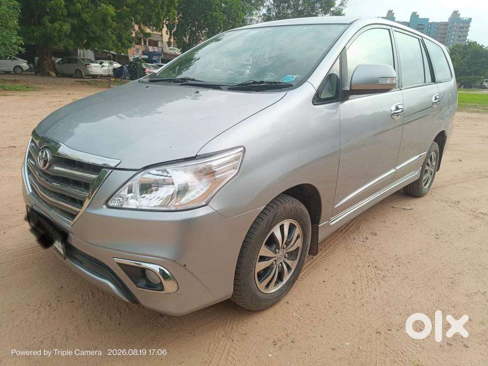 Toyota Innova 2.5 Vx 8 Str Bs-iii, 2015, Diesel