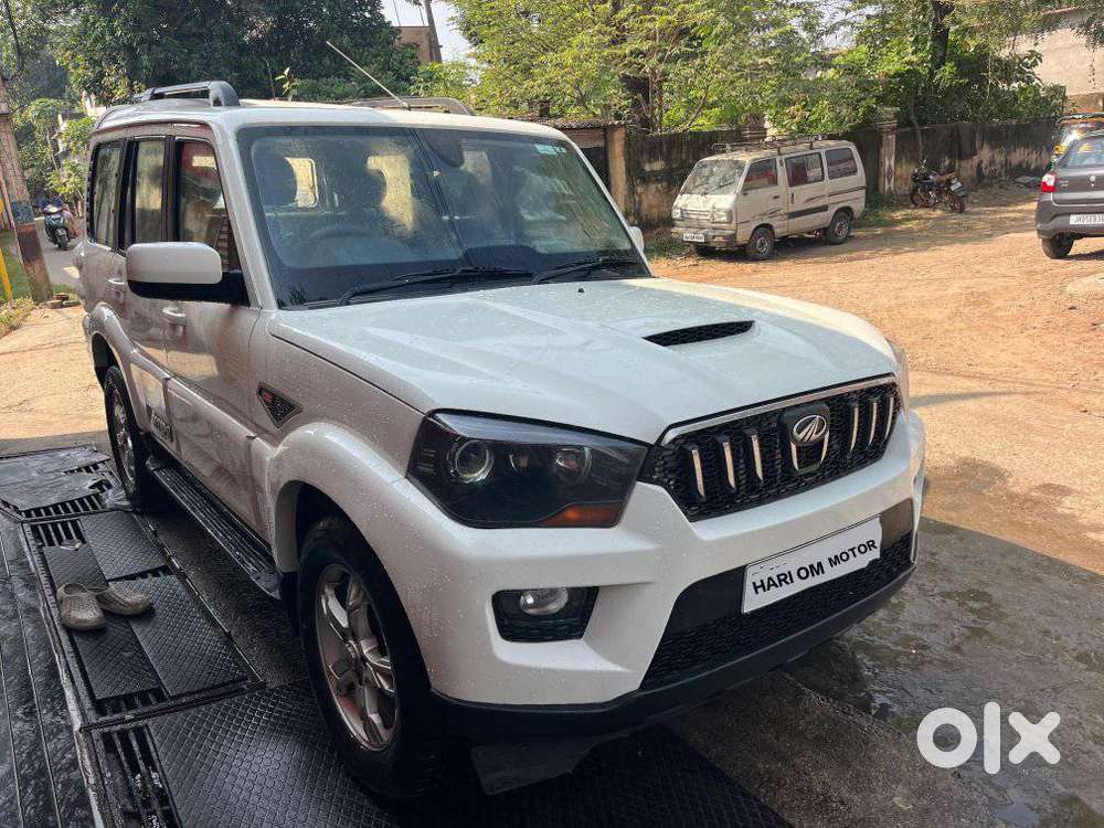Mahindra Scorpio S10, 2016, Diesel
