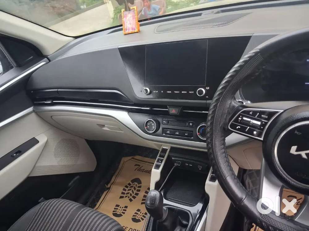 Kia Carens Prestige Petrol 2023