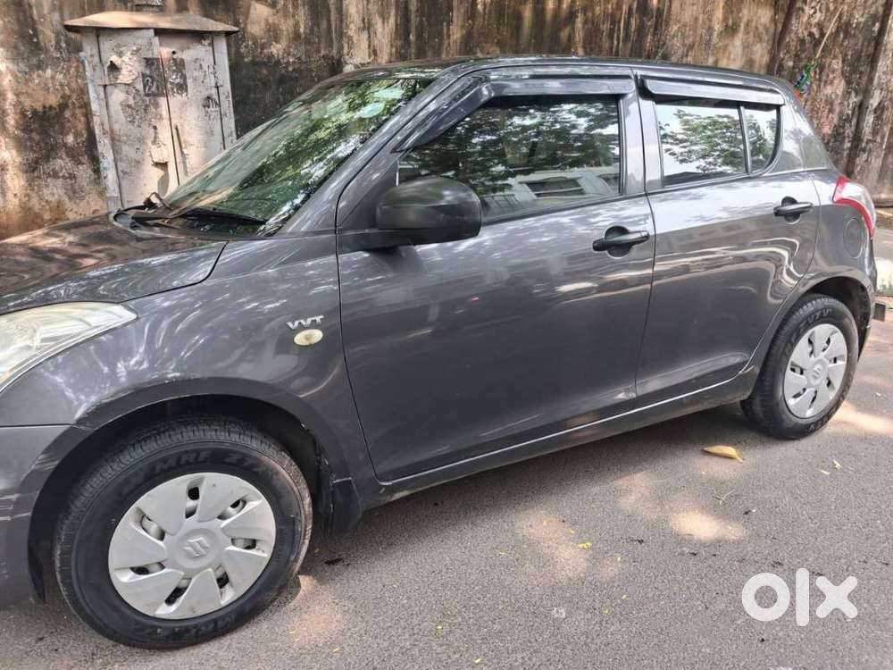 Maruti Suzuki Swift Lxi Optional-o, 2017, Petrol