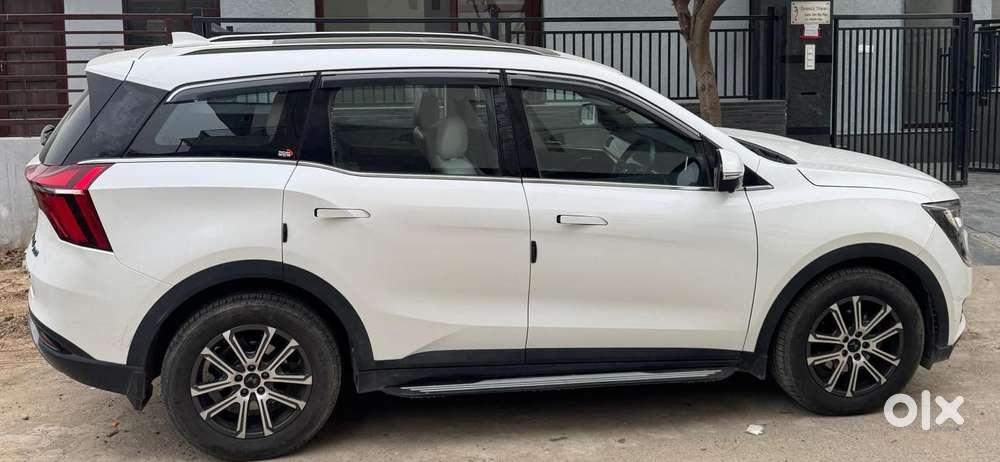 Mahindra Xuv700 2.0 Ax 7 Petrol At Luxury Pack Str, 2024, Petrol