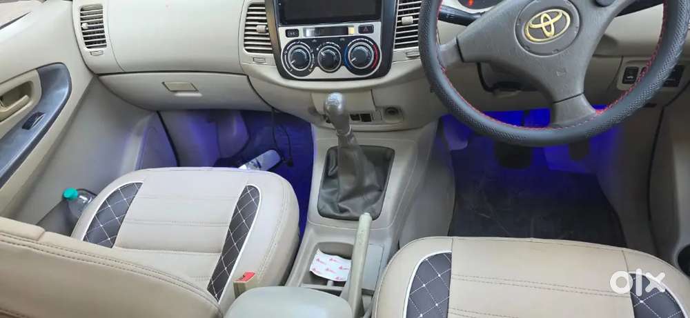 Toyota Innova 2012