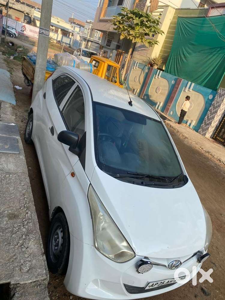 Hyundai Eon 2012 Lpg 130000 Km Driven