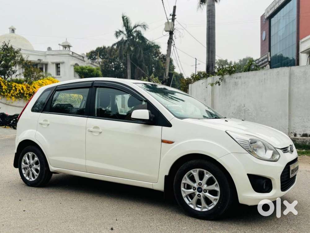 Ford Figo 2012-2015 Petrol Celebration Edition, 2014