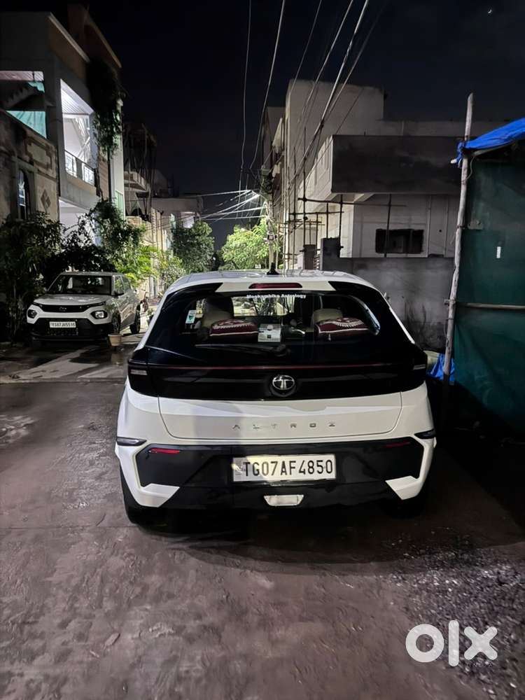 Tata Altroz Petrol 2025