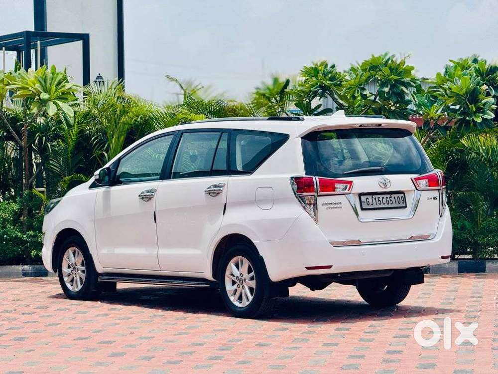 Toyota Innova Crysta 2.4 V 8 Str, 2017, Diesel