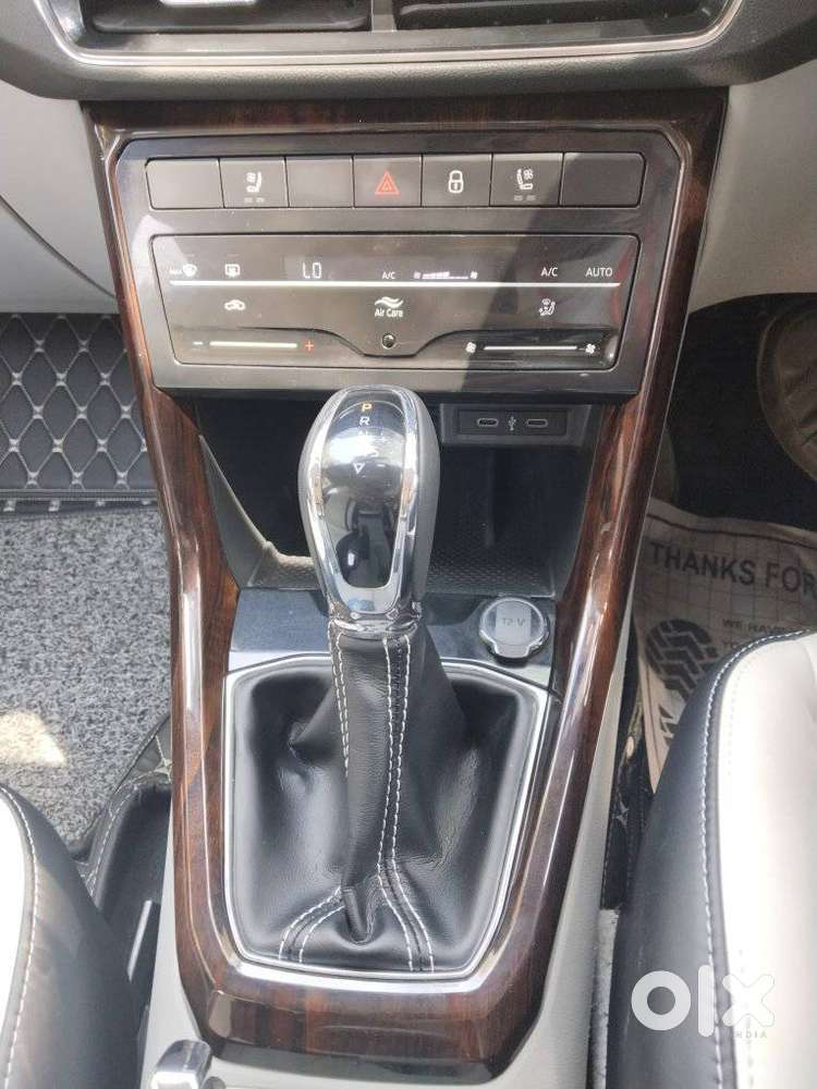 Skoda Kushaq 1.0 Tsi Style At, 2022, Petrol