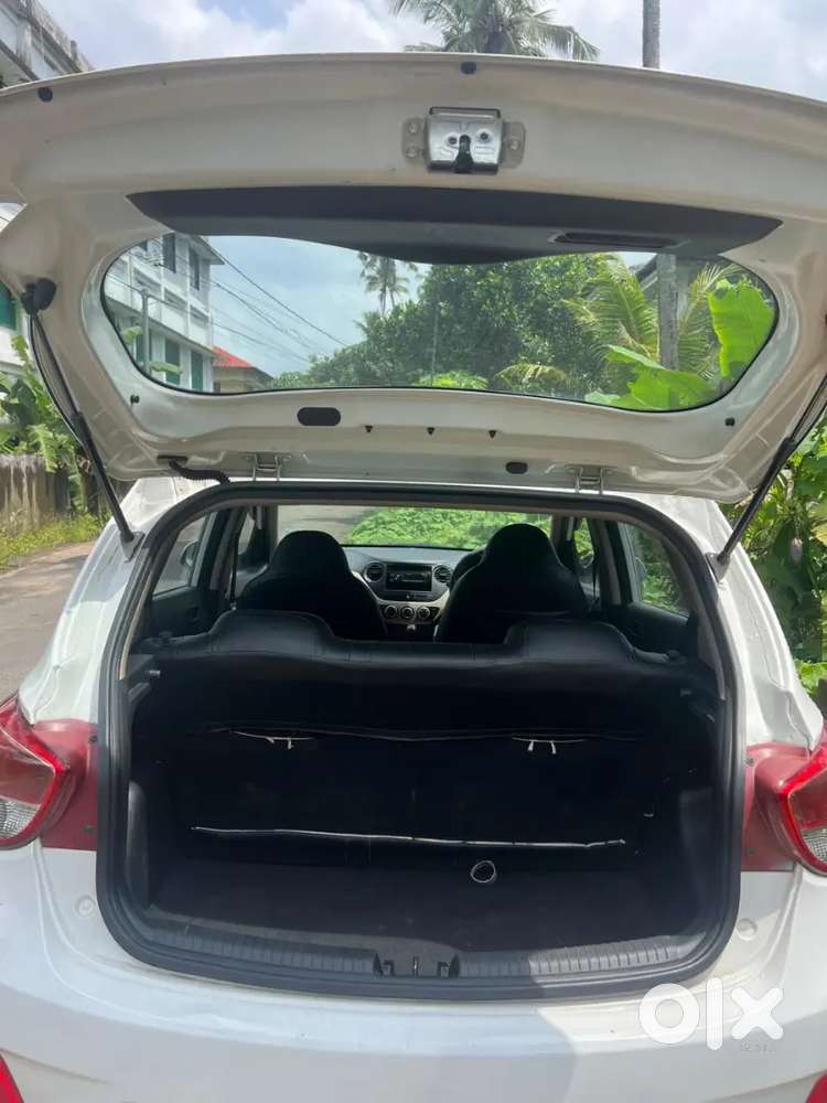 Hyundai Grand I10 Automatic 2017 Petrol - Lady Used - Well Maintained
