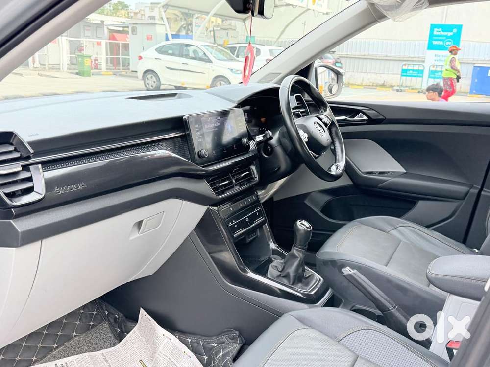 Skoda Kushaq 1.0 Tsi Style, 2023, Petrol