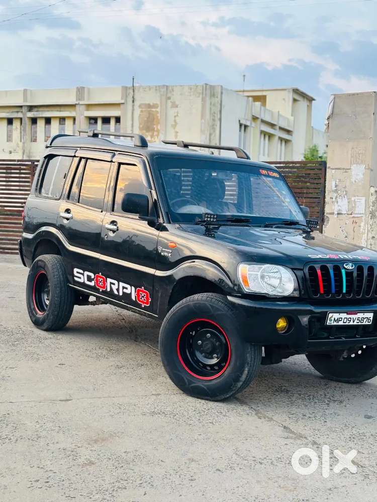 Mahindra Scorpio Classic 2005