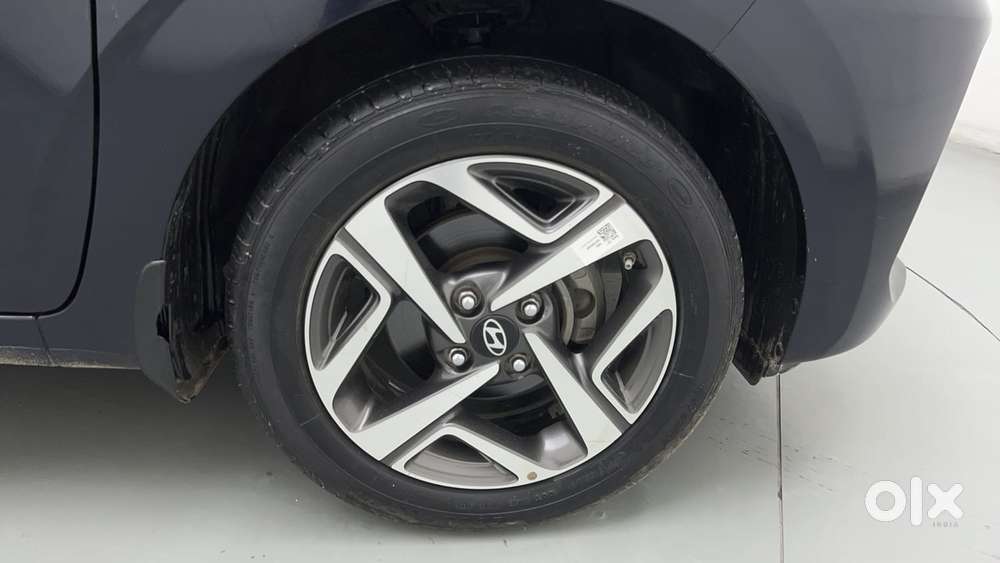 Hyundai Aura 1.2 Sx Cng, 2023, Cng & Hybrids