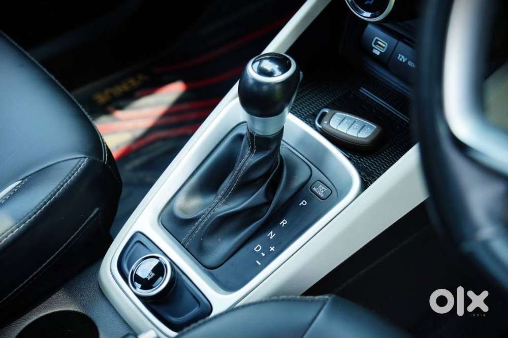 Hyundai Venue 1.0 Sx (o) Turbo Dct, 2023, Petrol