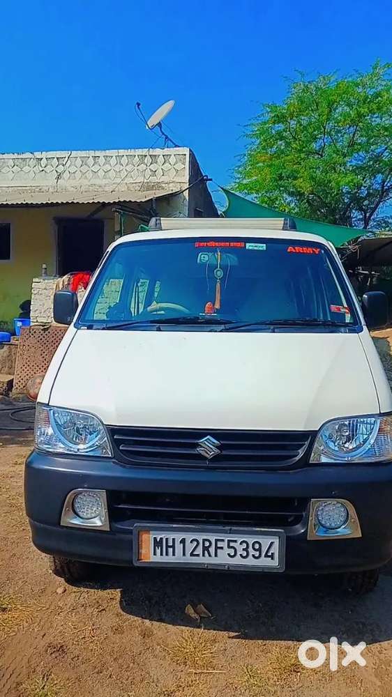 चारी टायर नवीन आहेत घरगुती वापर आहे  कोणताही गाडीला मेन्टेनस नाही .