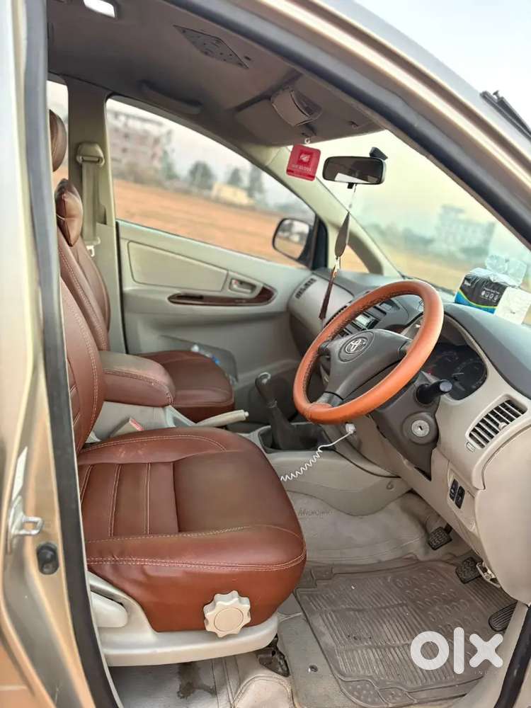 Toyota Innova 2009 Model For Sale